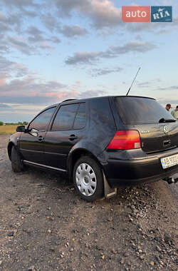 Хэтчбек Volkswagen Golf 1998 в 