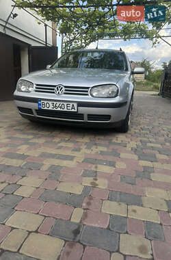 Універсал Volkswagen Golf 2001 в Рівному