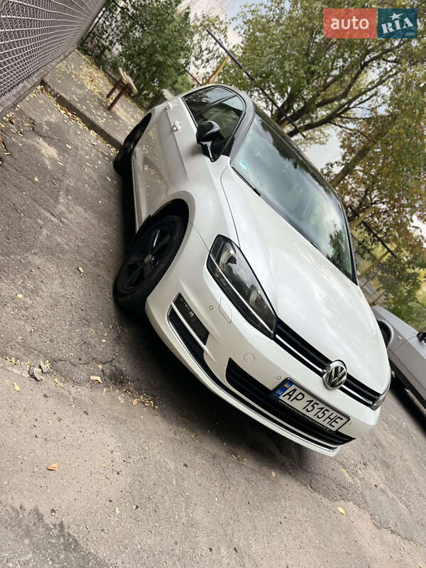 Хетчбек Volkswagen Golf 2013 в Запоріжжі