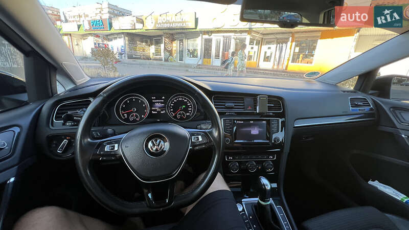 Хетчбек Volkswagen Golf 2013 в Запоріжжі