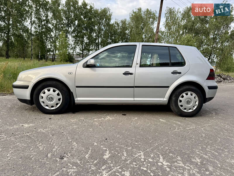 Хэтчбек Volkswagen Golf 2000 в Луцке