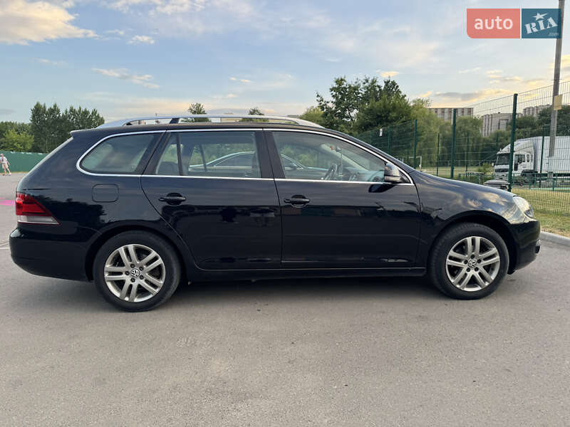 Универсал Volkswagen Golf 2011 в Ивано-Франковске