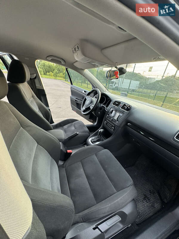 Универсал Volkswagen Golf 2011 в Ивано-Франковске