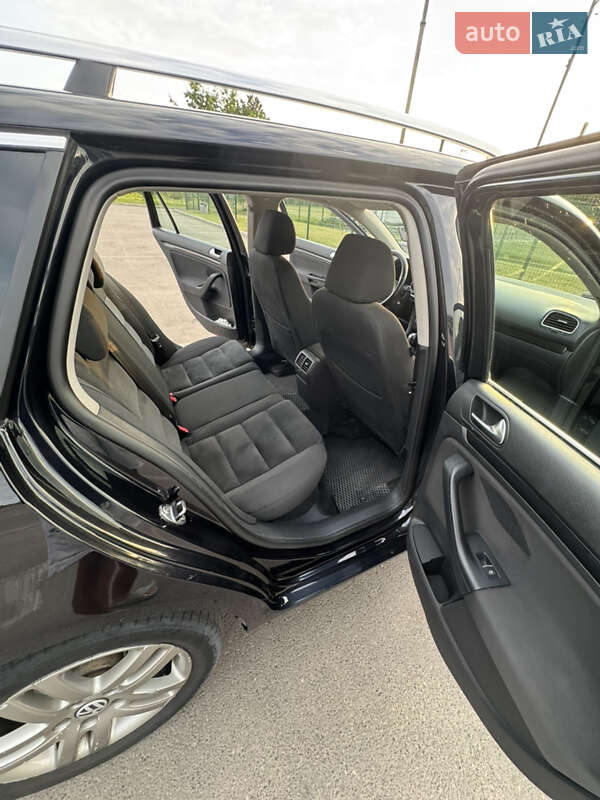 Универсал Volkswagen Golf 2011 в Ивано-Франковске