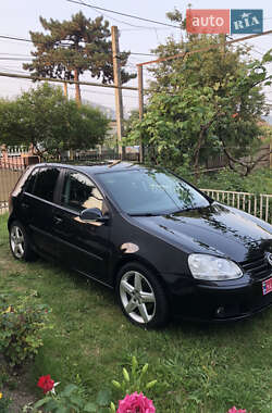 Хэтчбек Volkswagen Golf 2008 в 