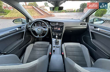 Универсал Volkswagen Golf 2017 в 