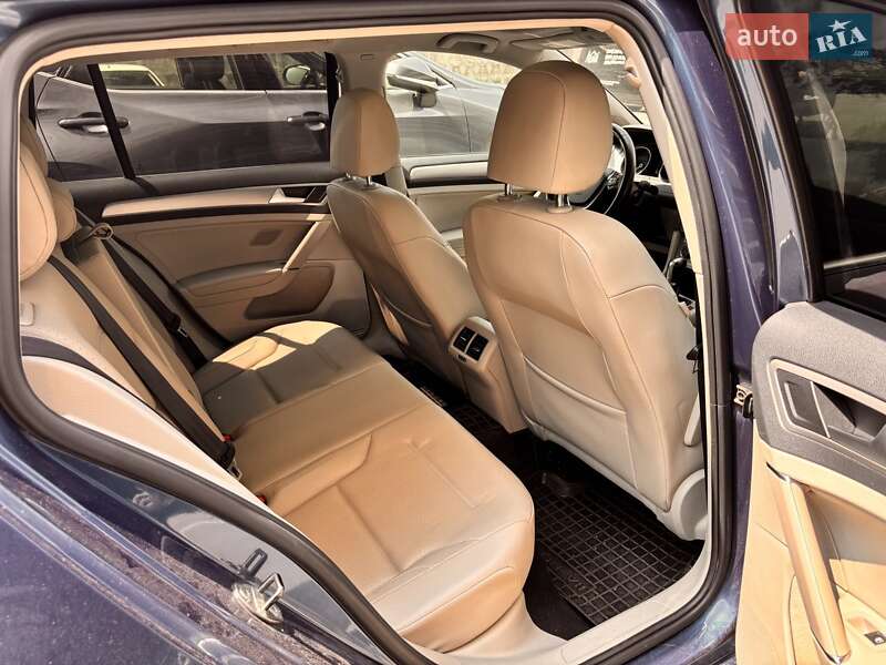 Универсал Volkswagen Golf 2016 в Киеве