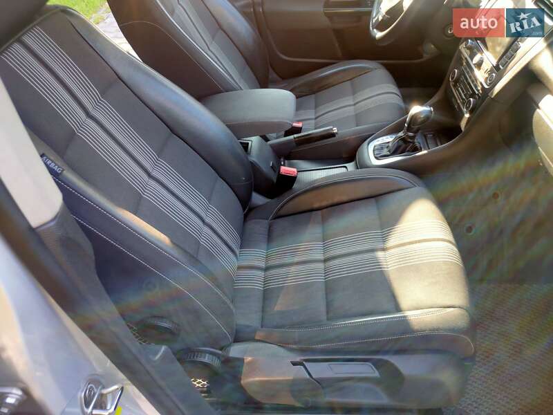 Універсал Volkswagen Golf 2013 в Луцьку