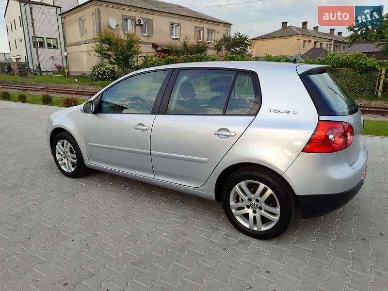 Хетчбек Volkswagen Golf 2007 в Сарнах