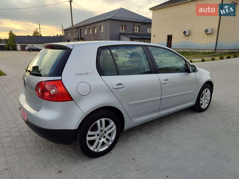 Хетчбек Volkswagen Golf 2007 в Сарнах