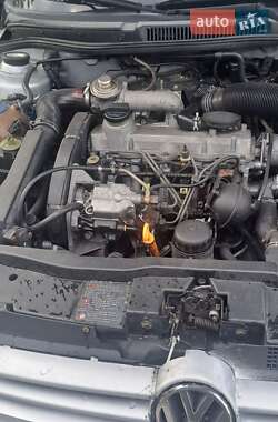 Універсал Volkswagen Golf 2000 в 