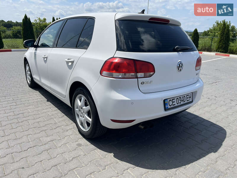 Хетчбек Volkswagen Golf 2011 в Чернівцях