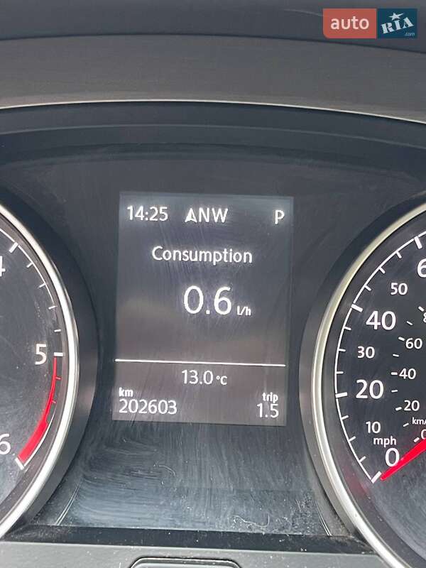 Хэтчбек Volkswagen Golf 2015 в Ровно