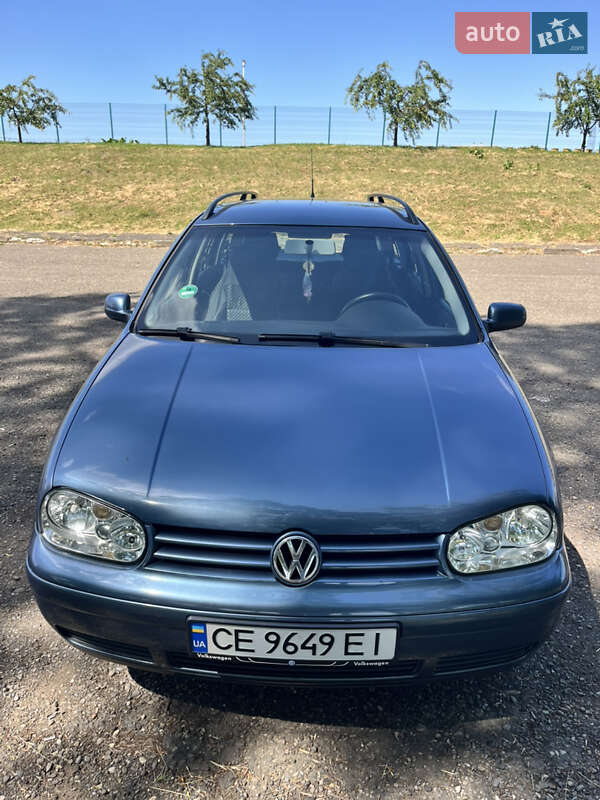 Універсал Volkswagen Golf 2003 в Чернівцях