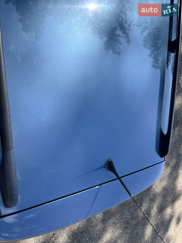 Універсал Volkswagen Golf 2003 в Чернівцях