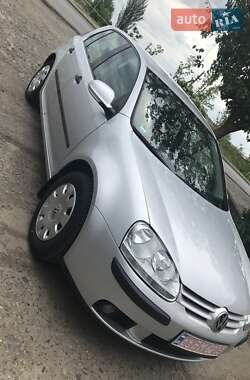 Хетчбек Volkswagen Golf 2004 в Казанці