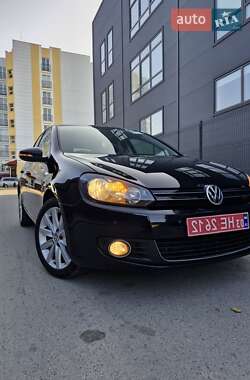 Хэтчбек Volkswagen Golf 2010 в Золочеве