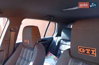 Хетчбек Volkswagen Golf 2012 в Коростишеві