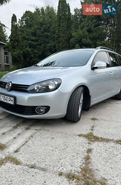 Універсал Volkswagen Golf 2010 в Буську