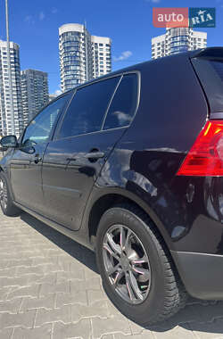 Хэтчбек Volkswagen Golf 2006 в 