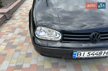 Хэтчбек Volkswagen Golf 2000 в 