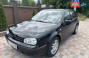 Хэтчбек Volkswagen Golf 2000 в 
