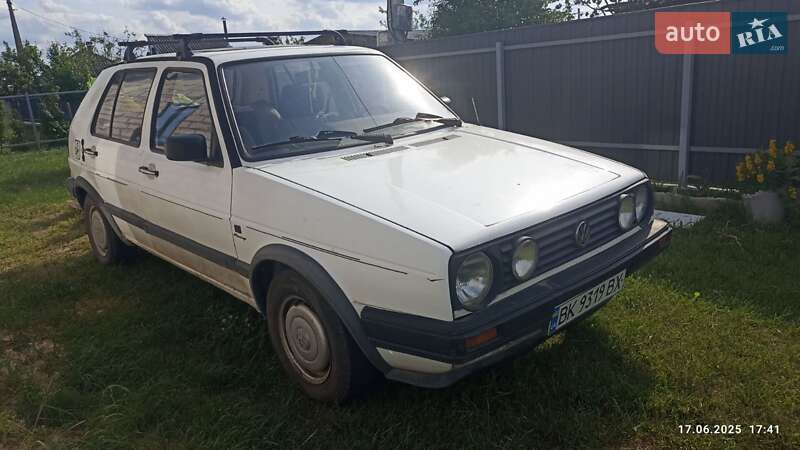 Хетчбек Volkswagen Golf 1988 в Вараші