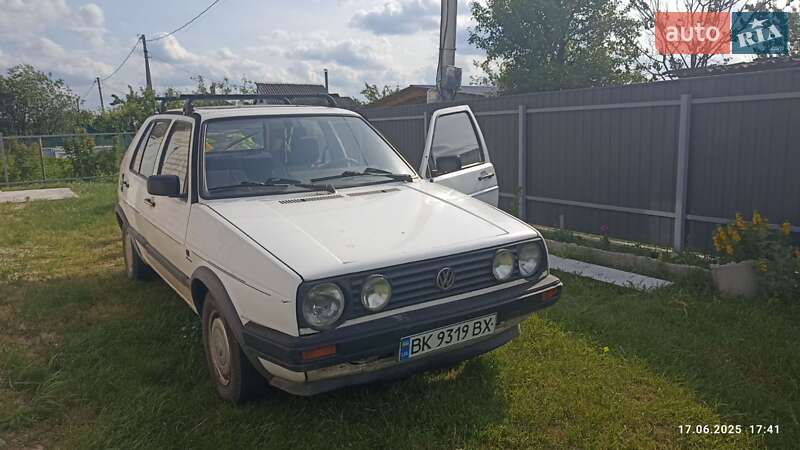 Хетчбек Volkswagen Golf 1988 в Вараші