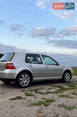 Хетчбек Volkswagen Golf 2003 в Ромнах