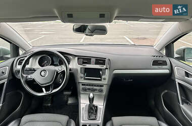 Универсал Volkswagen Golf 2014 в 