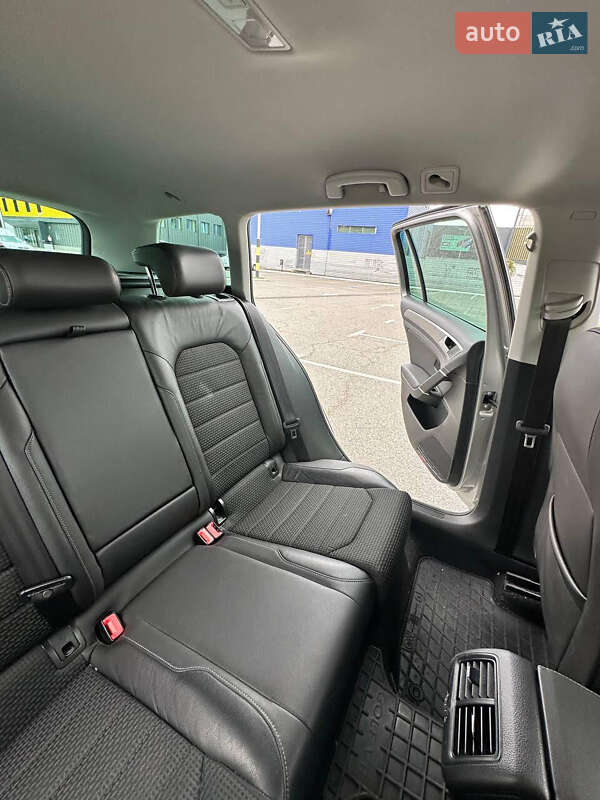 Универсал Volkswagen Golf 2014 в Киеве