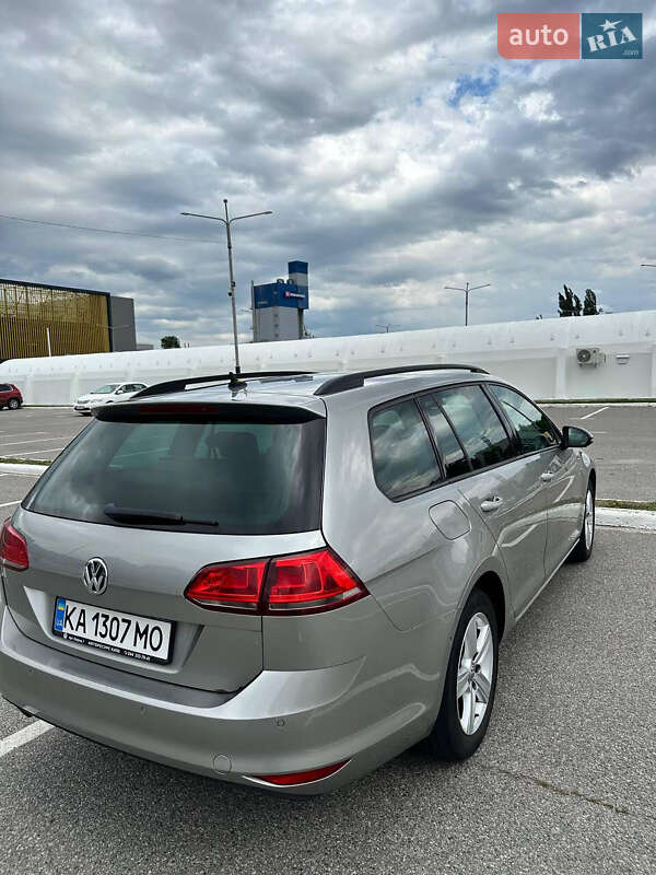 Универсал Volkswagen Golf 2014 в Киеве