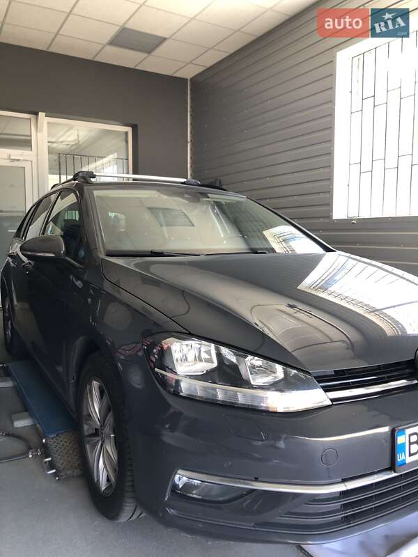 Универсал Volkswagen Golf 2018 в Одессе
