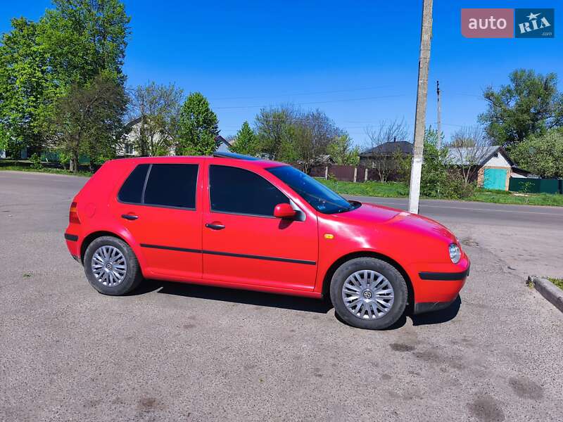 Хетчбек Volkswagen Golf 1998 в Ніжині