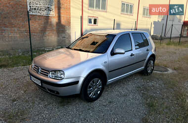 Хэтчбек Volkswagen Golf 2001 в Чорткове