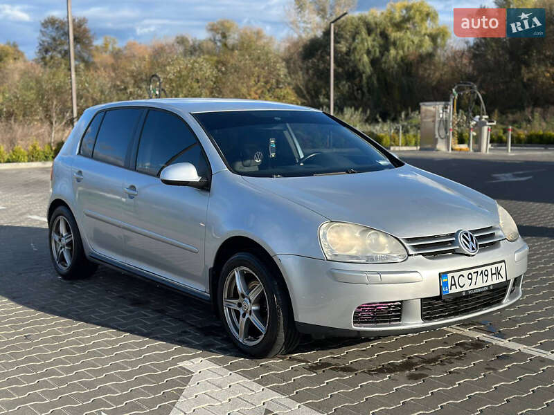 Хетчбек Volkswagen Golf 2008 в Ірпені