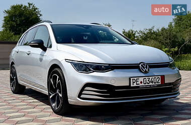 Универсал Volkswagen Golf 2022 в Черновцах