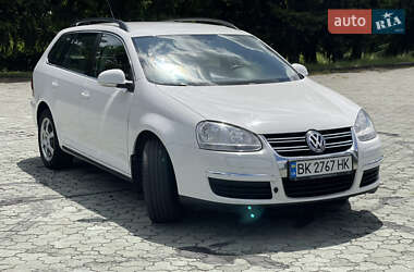 Універсал Volkswagen Golf 2008 в Рівному