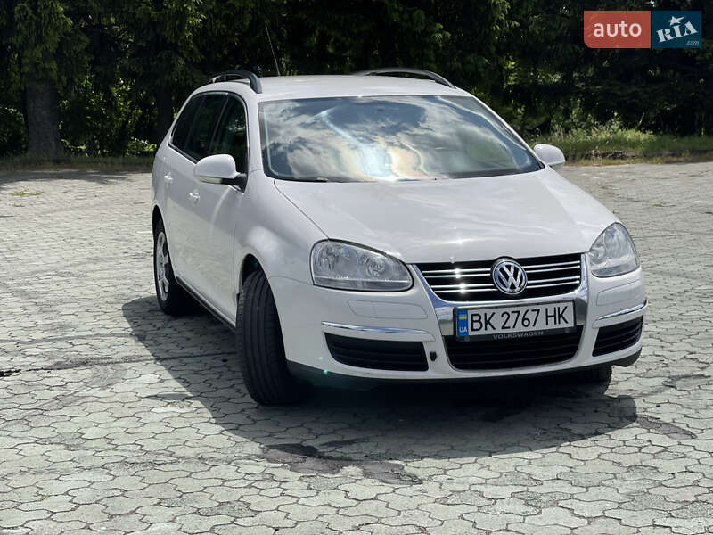 Универсал Volkswagen Golf 2008 в Ровно