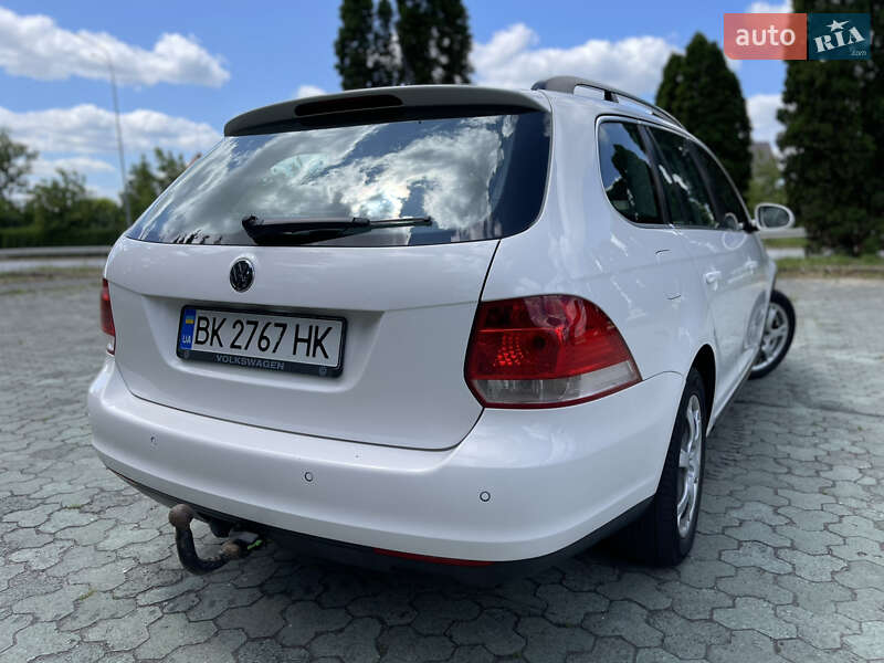 Универсал Volkswagen Golf 2008 в Ровно