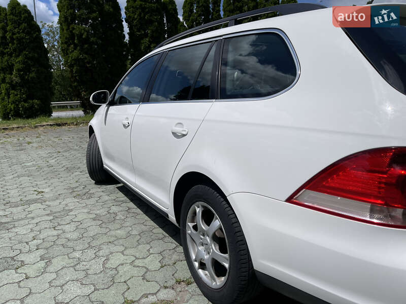 Универсал Volkswagen Golf 2008 в Ровно