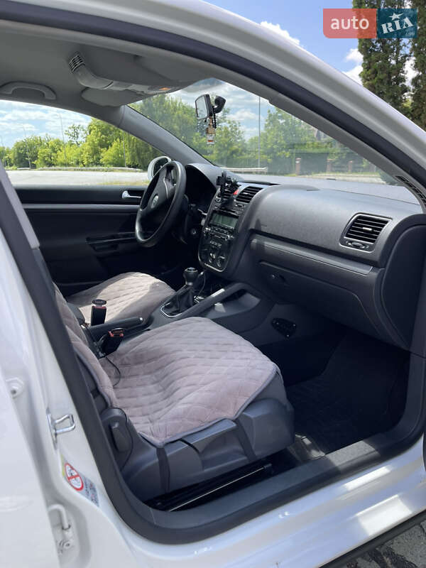 Универсал Volkswagen Golf 2008 в Ровно