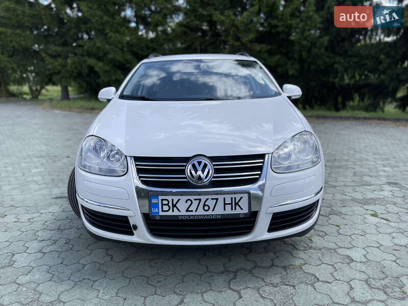 Универсал Volkswagen Golf 2008 в Ровно