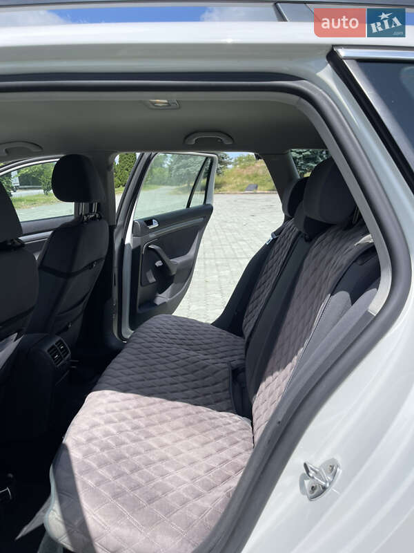 Универсал Volkswagen Golf 2008 в Ровно