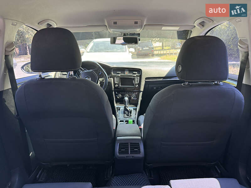 Хетчбек Volkswagen Golf 2013 в Харкові