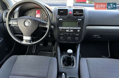 Хэтчбек Volkswagen Golf 2006 в 