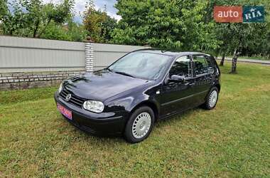 Хэтчбек Volkswagen Golf 2002 в Сторожинце