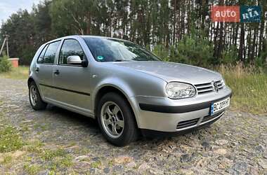 Хэтчбек Volkswagen Golf 2001 в Ахтырке