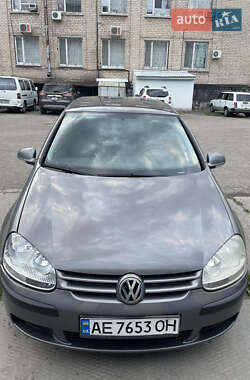 Хетчбек Volkswagen Golf 2005 в Павлограді