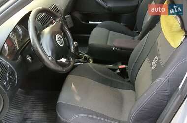 Хетчбек Volkswagen Golf 2003 в 